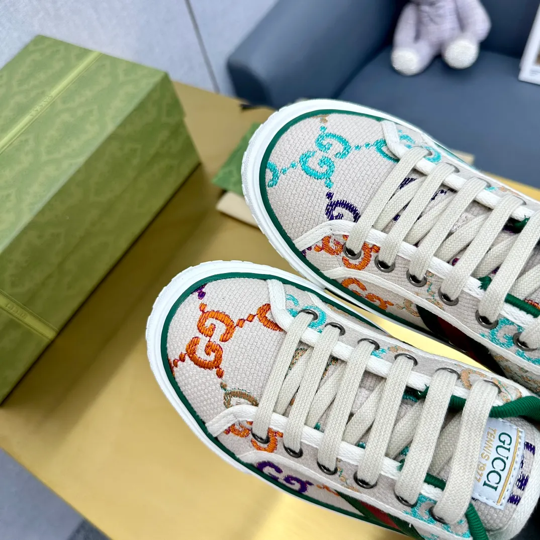 👟👟Ex-factory price 440👟👟 GUCCI 2020 latest classic 1977 low-top double G canvas shoes, original purchase, 1:1 development, original lasting process. Size: 35-45/45. Customized items are non-returnable and must be paid first. . ...new version complete package...
